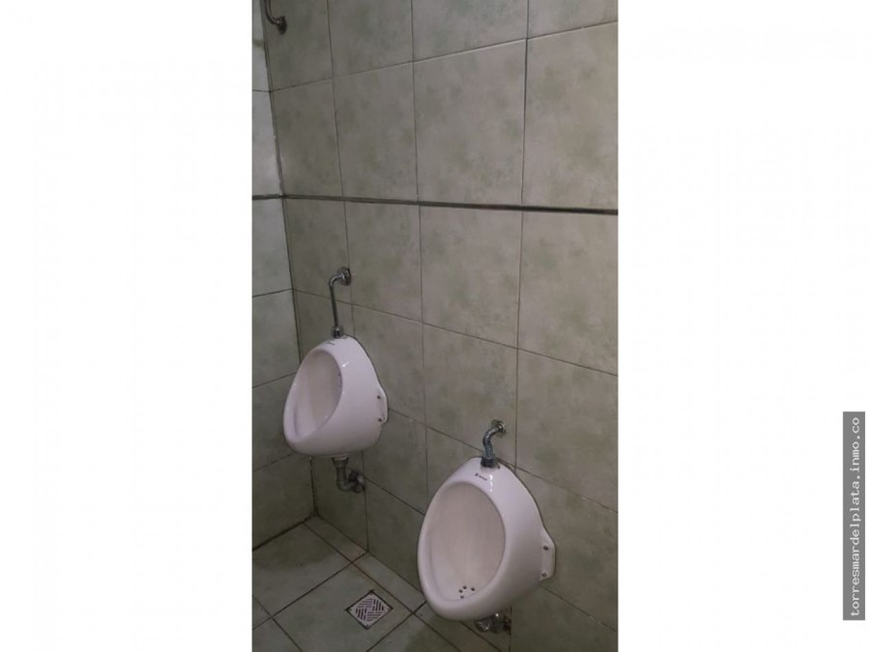 LOCAL COMERCIAL EN VENTA SOBRE AVENIDA LIBERTAD DE 200 M2 