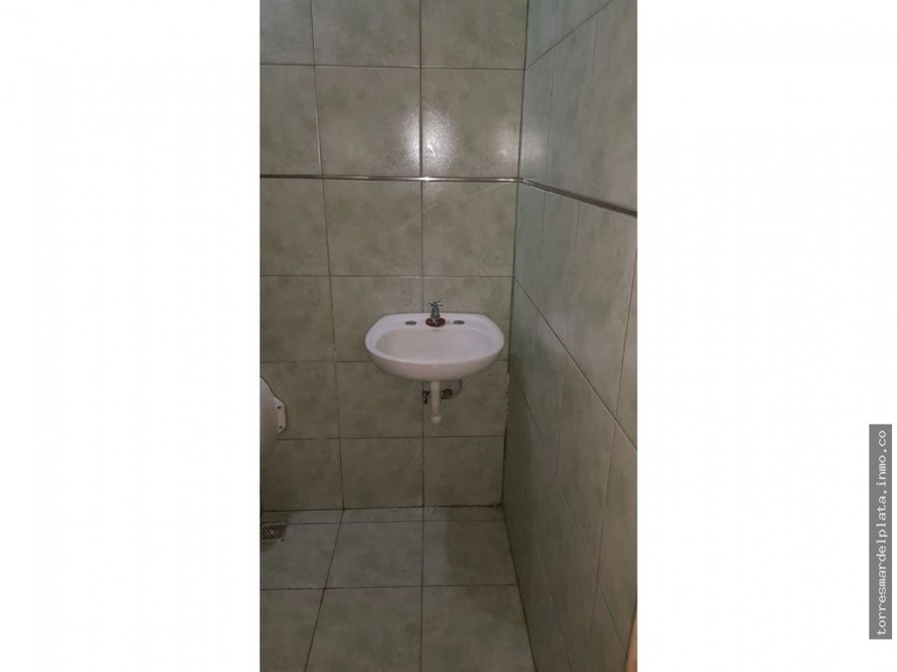 LOCAL COMERCIAL EN VENTA SOBRE AVENIDA LIBERTAD DE 200 M2 