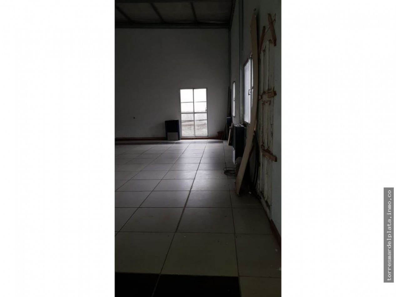 LOCAL COMERCIAL EN VENTA SOBRE AVENIDA LIBERTAD DE 200 M2 