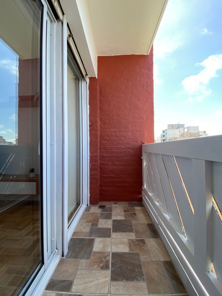 Elegante 3 Ambientes Amoblado con Balcon y Vista a la Calle
