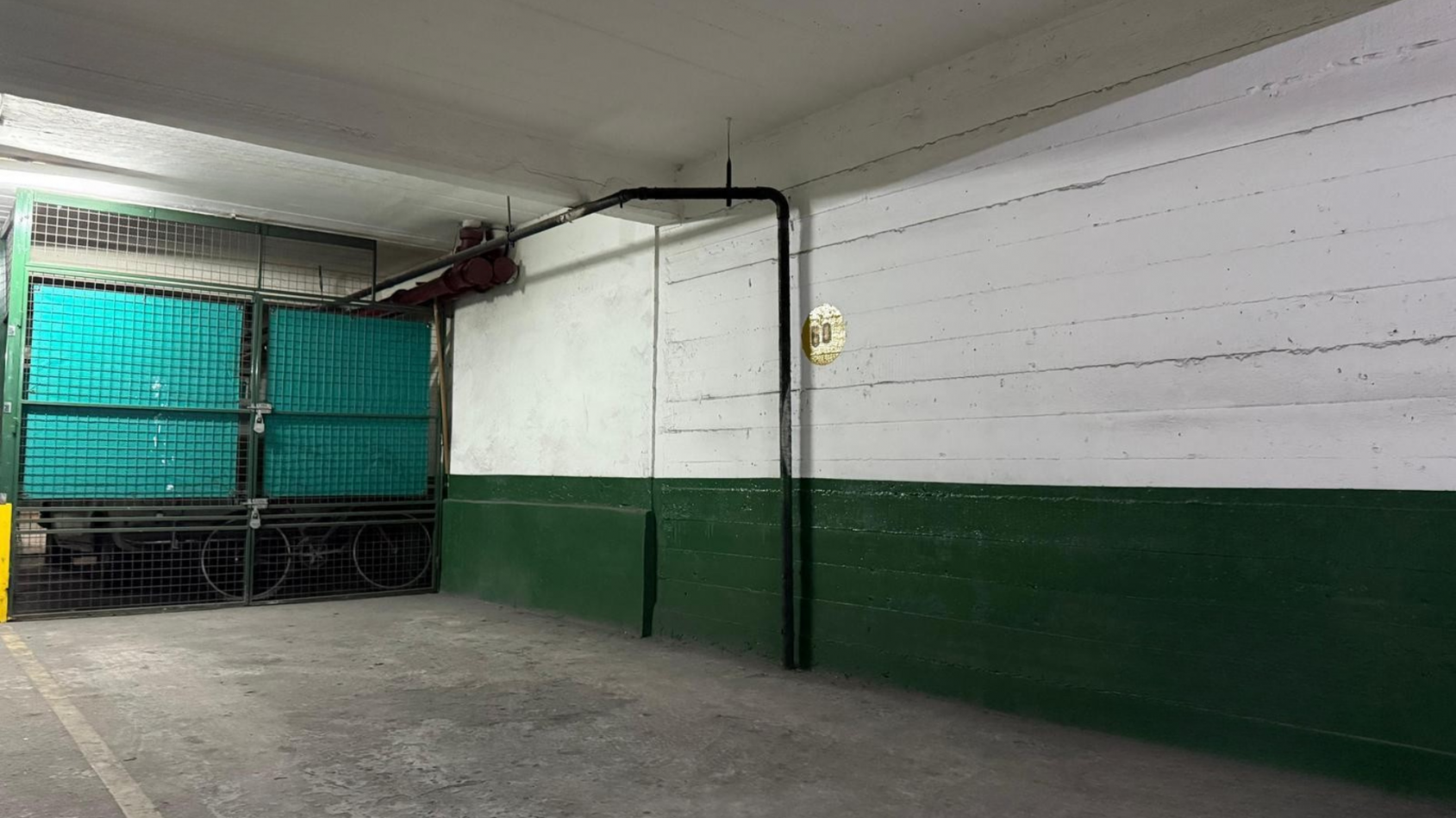 COCHERA FIJA EN EDIFICIO MARAL 48 EN VENTA 