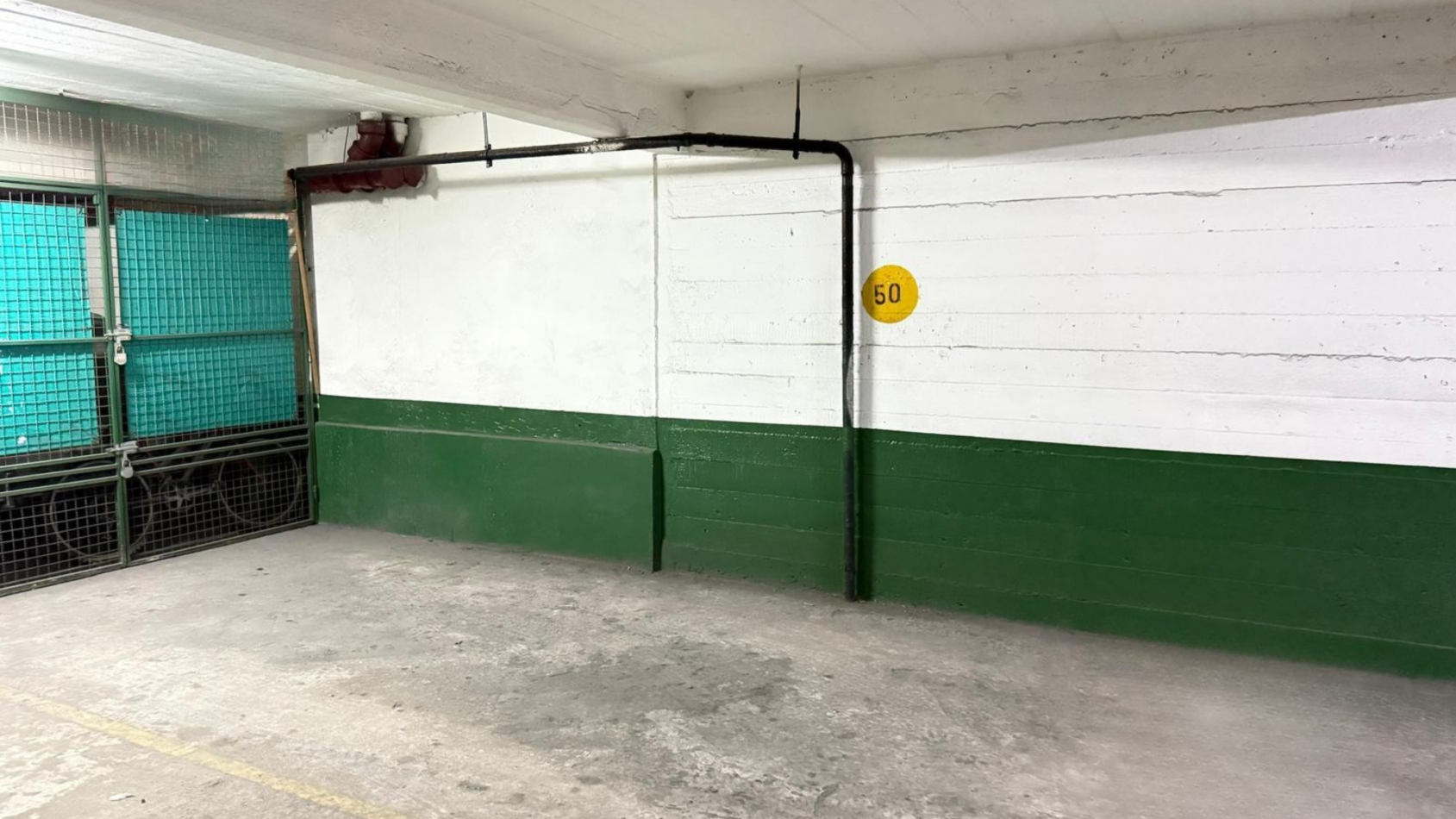 COCHERA FIJA EN EDIFICIO MARAL 48 EN VENTA 