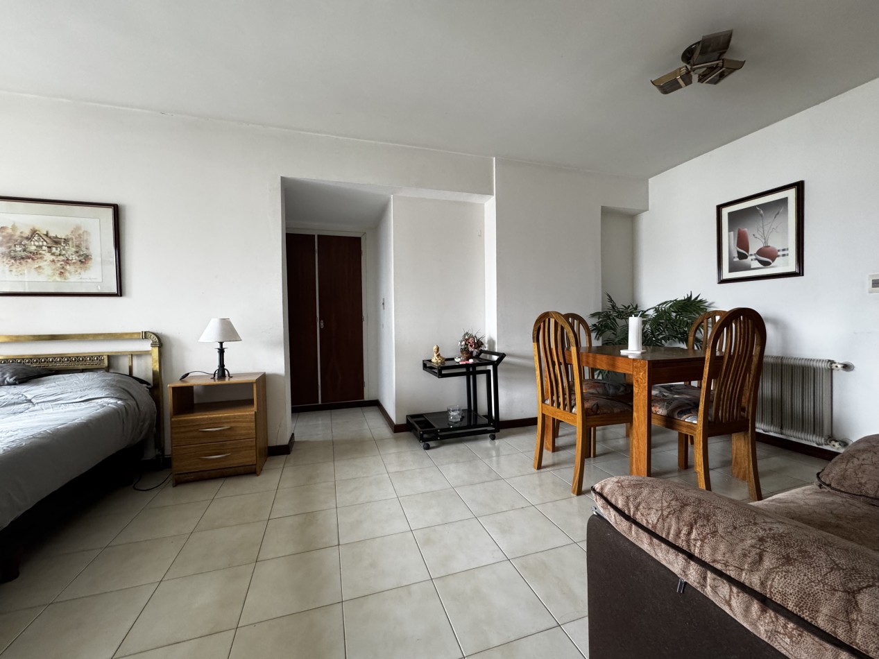 DEPARTAMENTO MONOAMBIENTE - A 1 CUADRA DE LA PLAYA