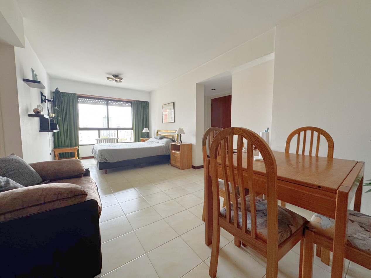 DEPARTAMENTO MONOAMBIENTE - A 1 CUADRA DE LA PLAYA