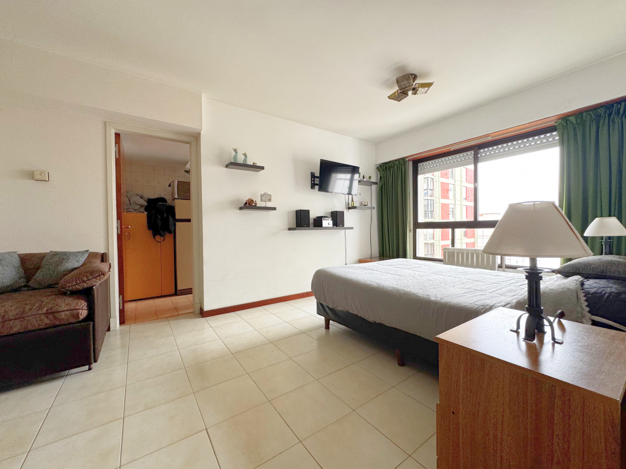 DEPARTAMENTO MONOAMBIENTE - A 1 CUADRA DE LA PLAYA