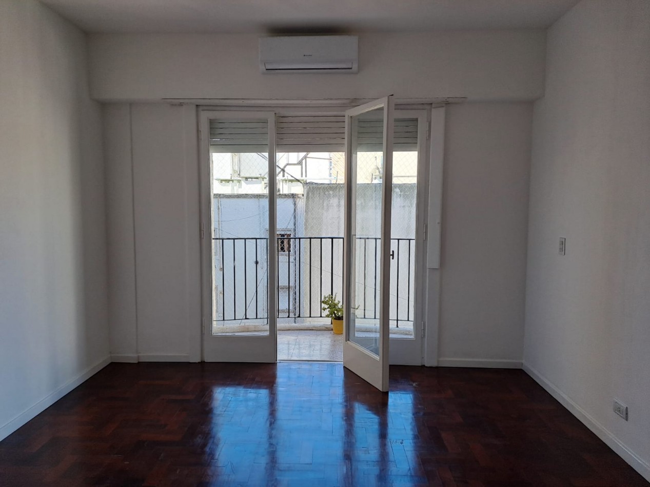 DEPARTAMENTO 1 AMBIENTE CON BALCON - RECICLADO - ACEPTA PERMUTA