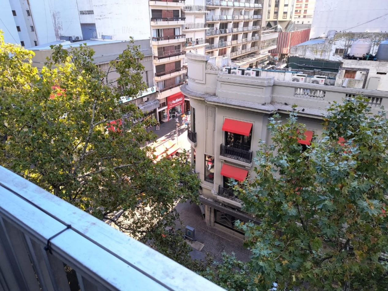 Venta Departamento 2 Ambientes a la Calle - Santiago del Estero 1660, 4° Piso