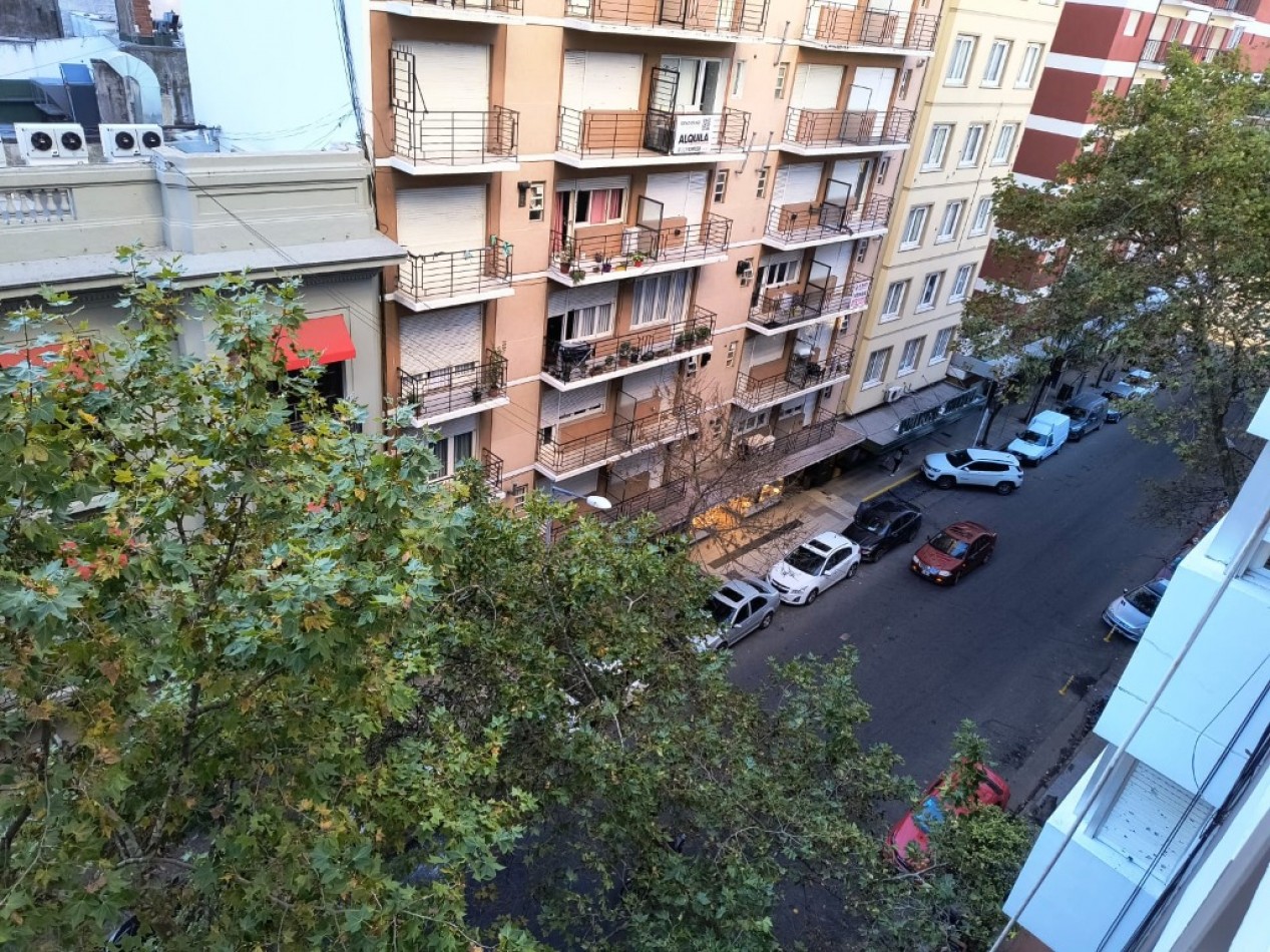 Venta Departamento 2 Ambientes a la Calle - Santiago del Estero 1660, 4° Piso