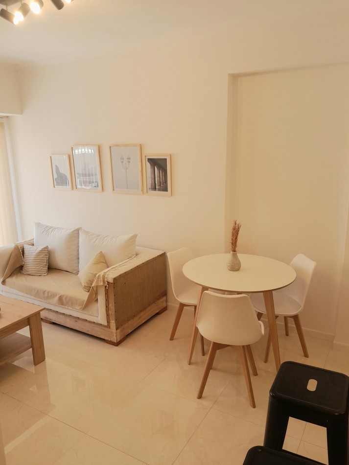 3 AMBIENTES TOTALMENTE RECICLADO Y AMOBLADO CON BALCON FRANCES A LA CALLE