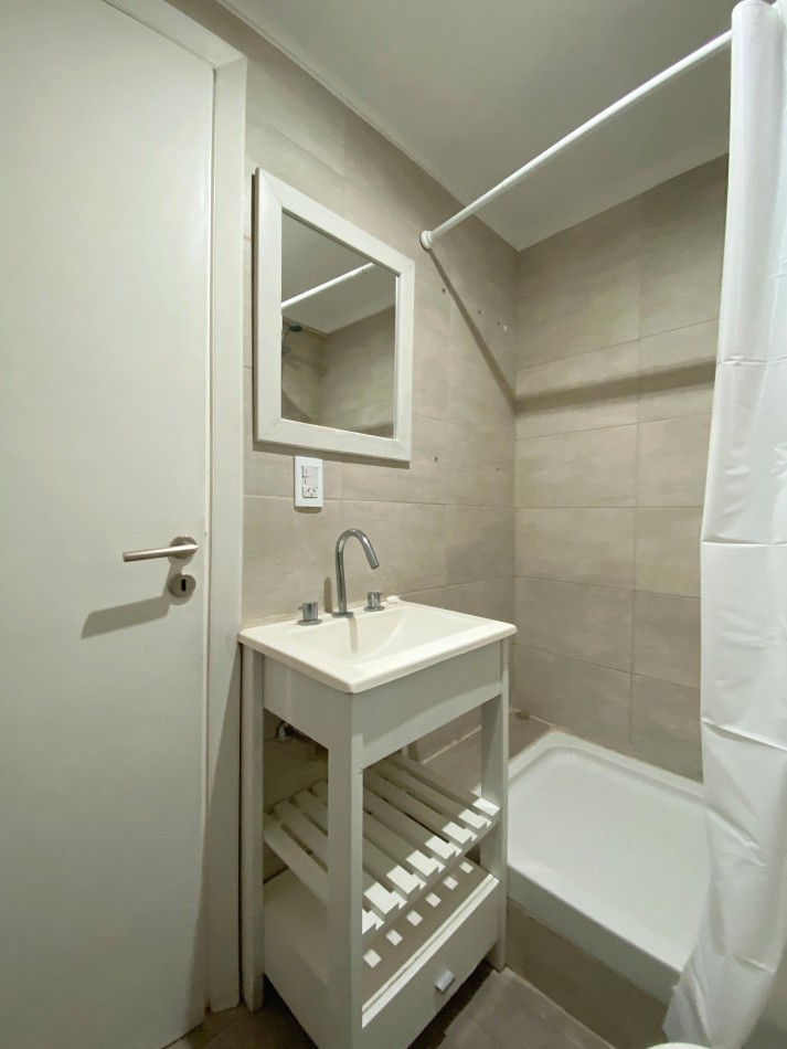 Departamento de 1 Ambiente a la Calle con Balcon Frances - Colon 3180, Mar del Plata