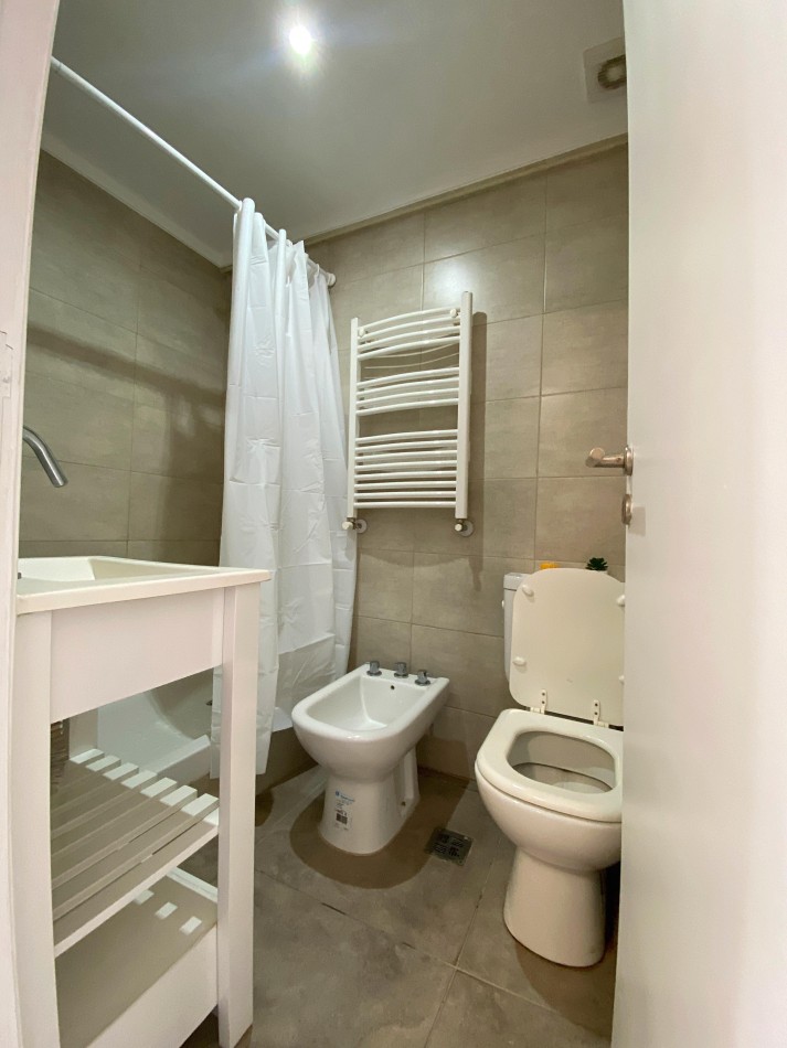 Departamento de 1 Ambiente a la Calle con Balcon Frances - Colon 3180, Mar del Plata
