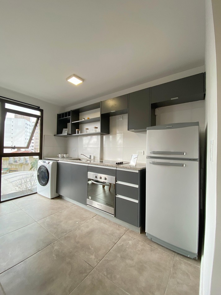 Departamento de 1 Ambiente a la Calle con Balcon Frances - Colon 3180, Mar del Plata