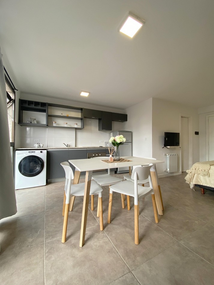 Departamento de 1 Ambiente a la Calle con Balcon Frances - Colon 3180, Mar del Plata