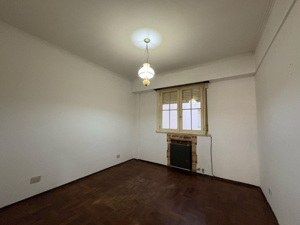 Departamento de 3 Ambientes con Dependencia y Toilette a Metros del Mar - Plaza Colon - Apto Credito