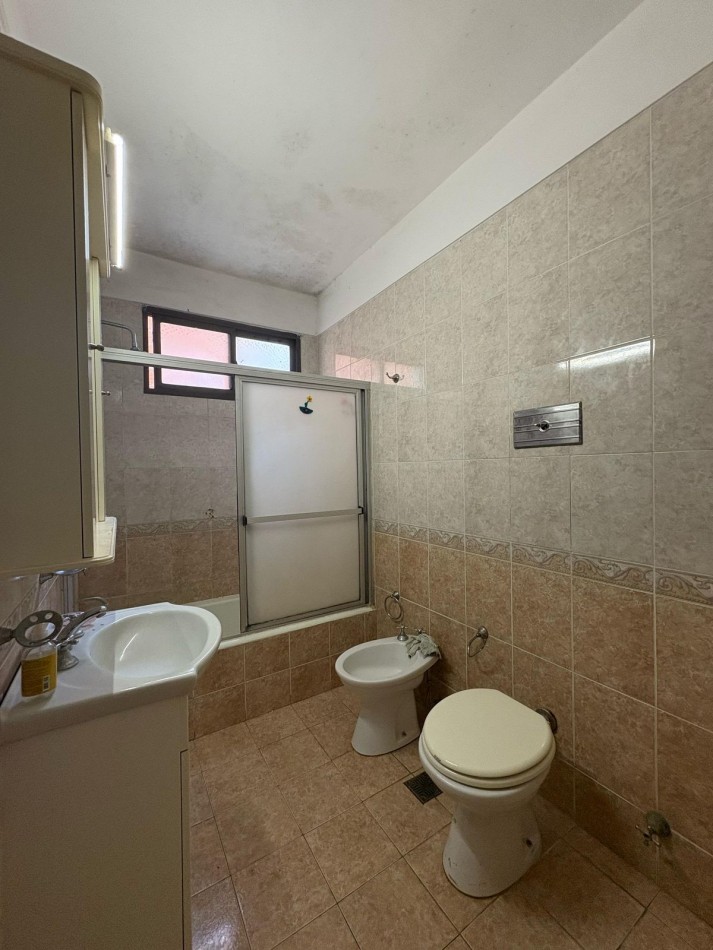 Departamento de 3 Ambientes con Dependencia y Toilette a Metros del Mar - Plaza Colon - Apto Credito