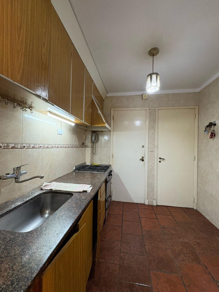 Departamento de 3 Ambientes con Dependencia y Toilette a Metros del Mar - Plaza Colon - Apto Credito