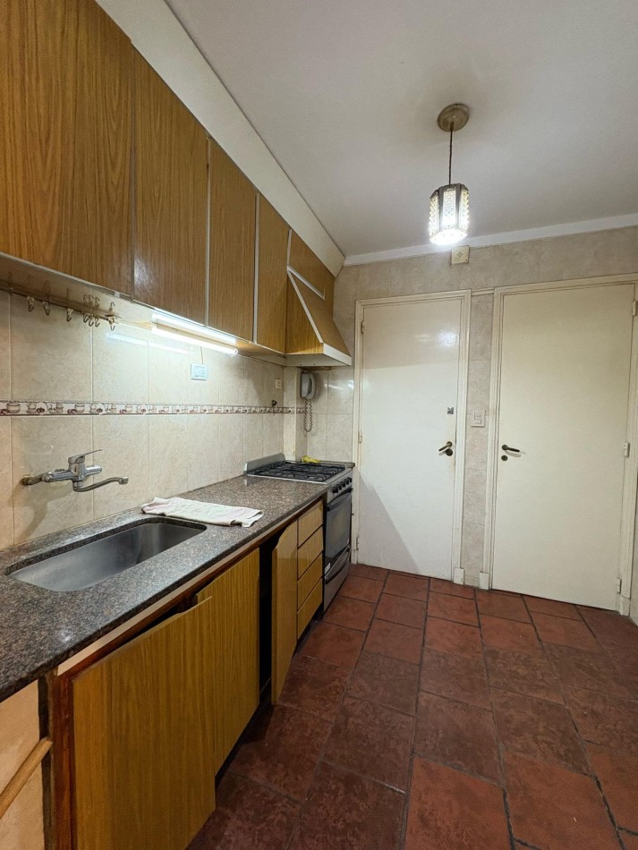 Departamento de 3 Ambientes con Dependencia y Toilette a Metros del Mar - Plaza Colon - Apto Credito