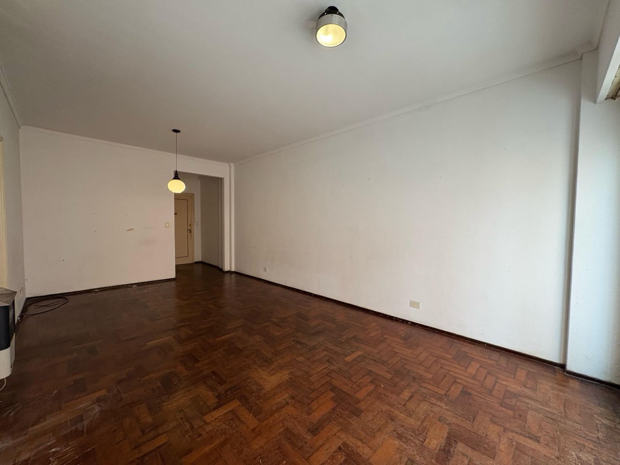 Departamento de 3 Ambientes con Dependencia y Toilette a Metros del Mar - Plaza Colon - Apto Credito