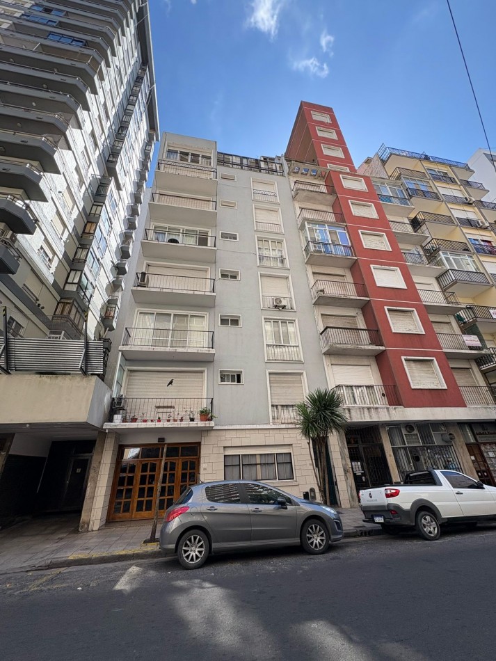 Departamento de 3 Ambientes con Dependencia y Toilette a Metros del Mar - Plaza Colon - Apto Credito