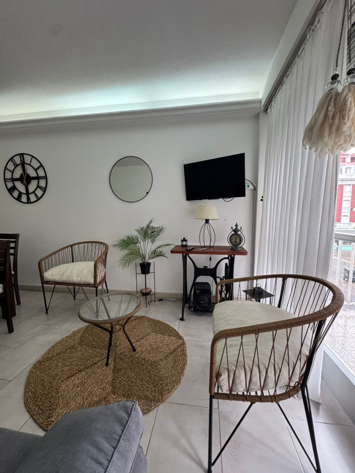 Departamento de 2 Ambientes a la Calle con Balcon - Zona Centro, Mar del Plata