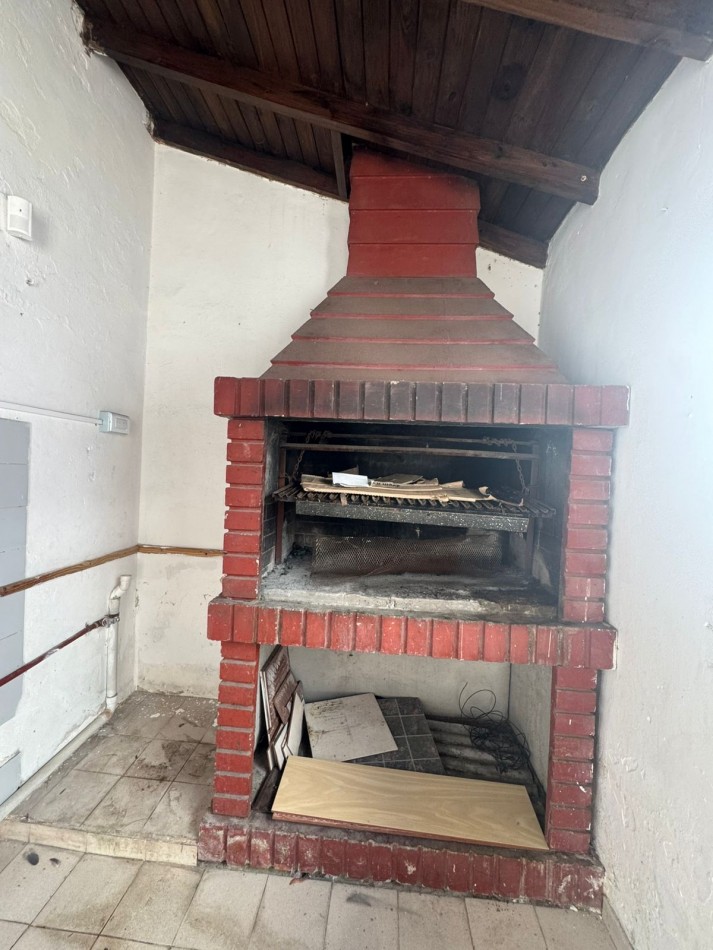 Casa 4 ambientes en ph (al frente totalmente independiente)