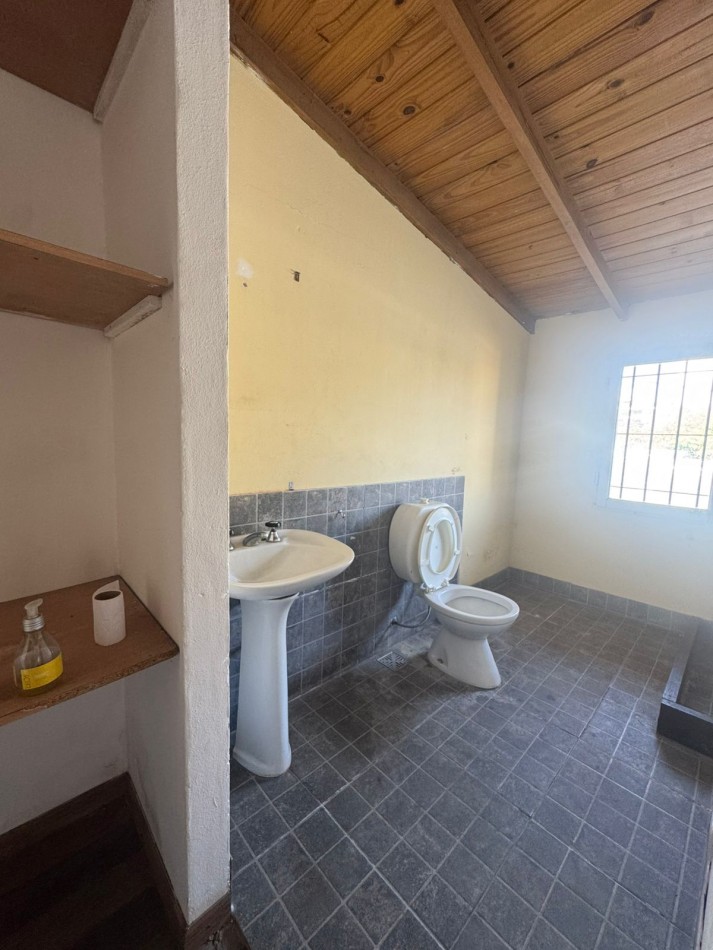 Casa 4 ambientes en ph (al frente totalmente independiente)