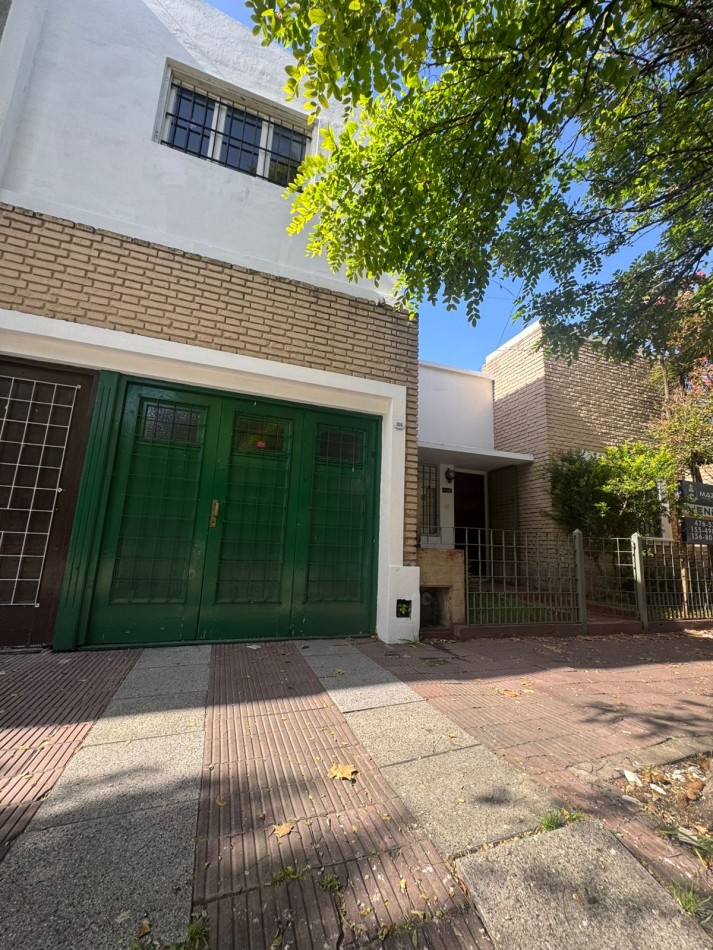 Casa 4 ambientes en ph (al frente totalmente independiente)