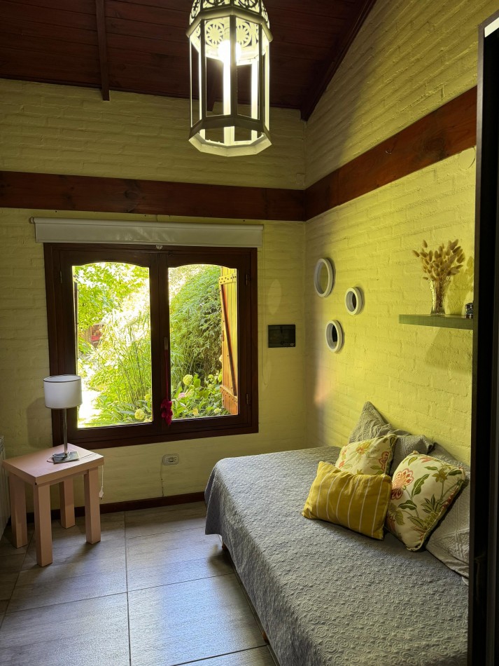 CASA 4 AMBIENTES EN LOTE PROPIO CON PILETA CLIMATIZADA