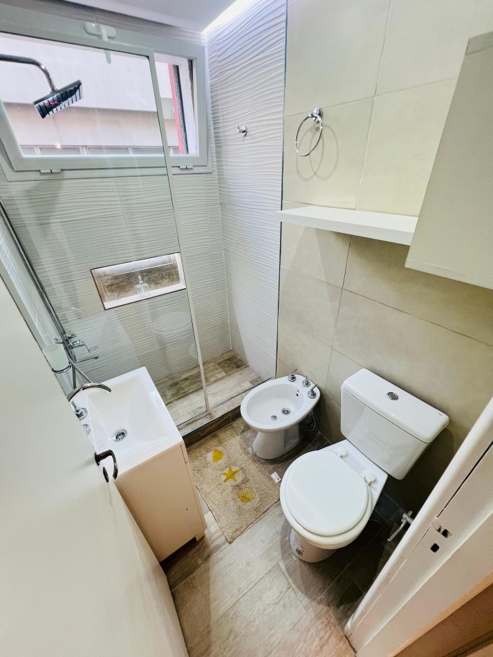 2 AMBIENTES CON BALCON A LA CALLE EN ZONA CENTRO