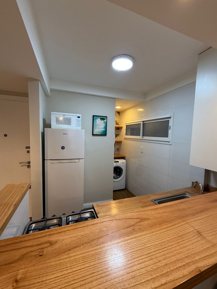 2 AMBIENTES TOTALMENTE RECICLADO CON BALCON A LA CALLE EN EXCELENTE UBICACION