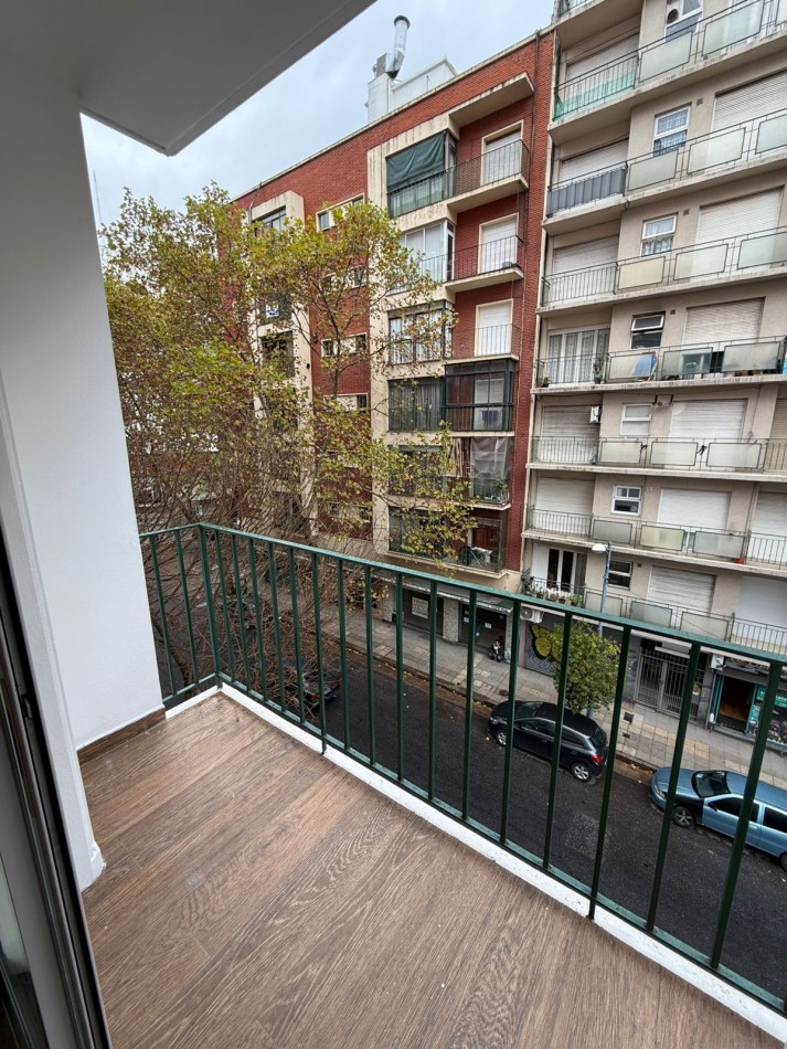 2 AMBIENTES TOTALMENTE RECICLADO CON BALCON A LA CALLE EN EXCELENTE UBICACION
