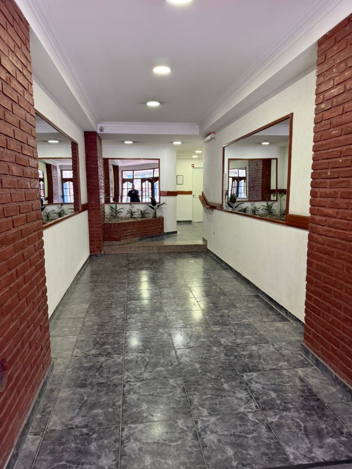 2 AMBIENTES AMPLIO Y AMOBLADO EN EXCELENTE UBICACION