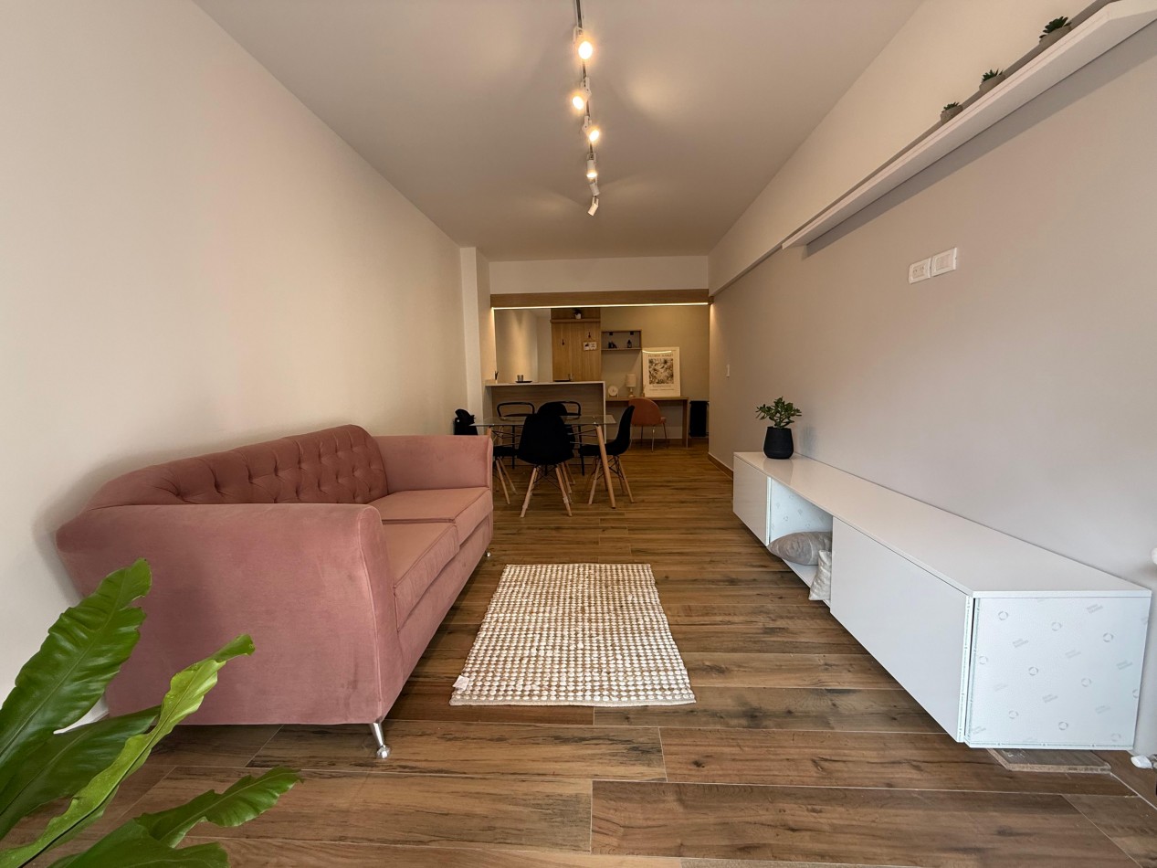 3 AMBIENTES RECICLADO CON BALCON A LA CALLE Y COCHERA FIJA EN EXCELENTE UBICACION
