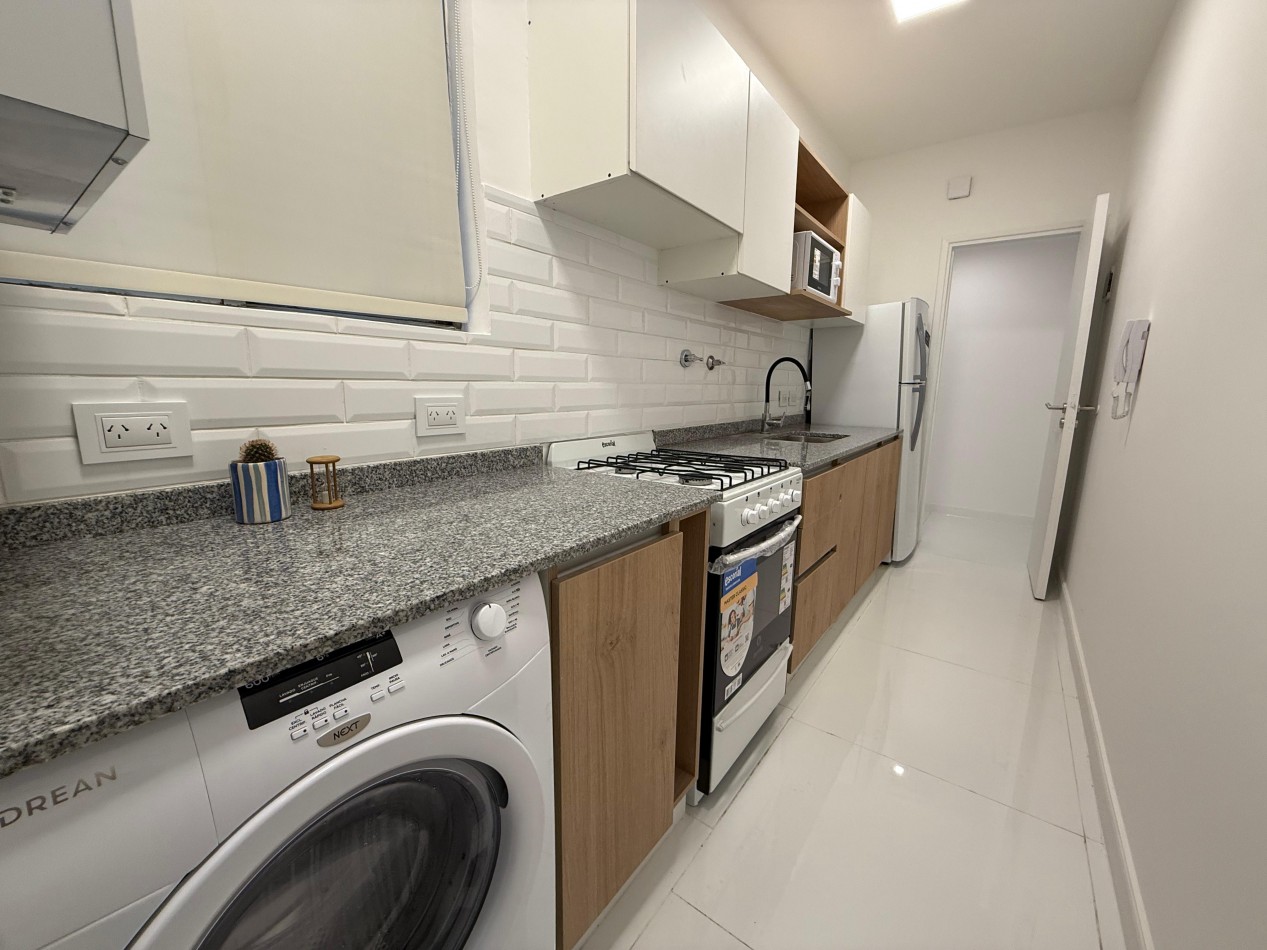2 AMBIENTES CON DEPENDENCIA TOTALMENTE RECICLADO Y AMOBLADO