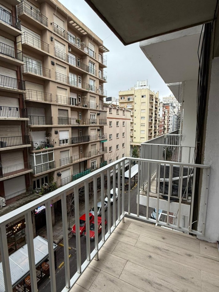 3 AMBIENTES RECICLADO CON BALCON A LA CALLE Y COCHERA/AMOBLADO/DECORADO