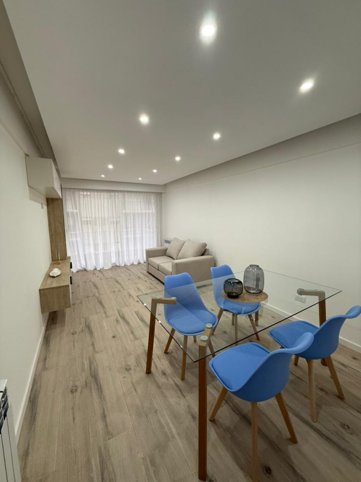 3 AMBIENTES RECICLADO CON BALCON A LA CALLE Y COCHERA/AMOBLADO/DECORADO