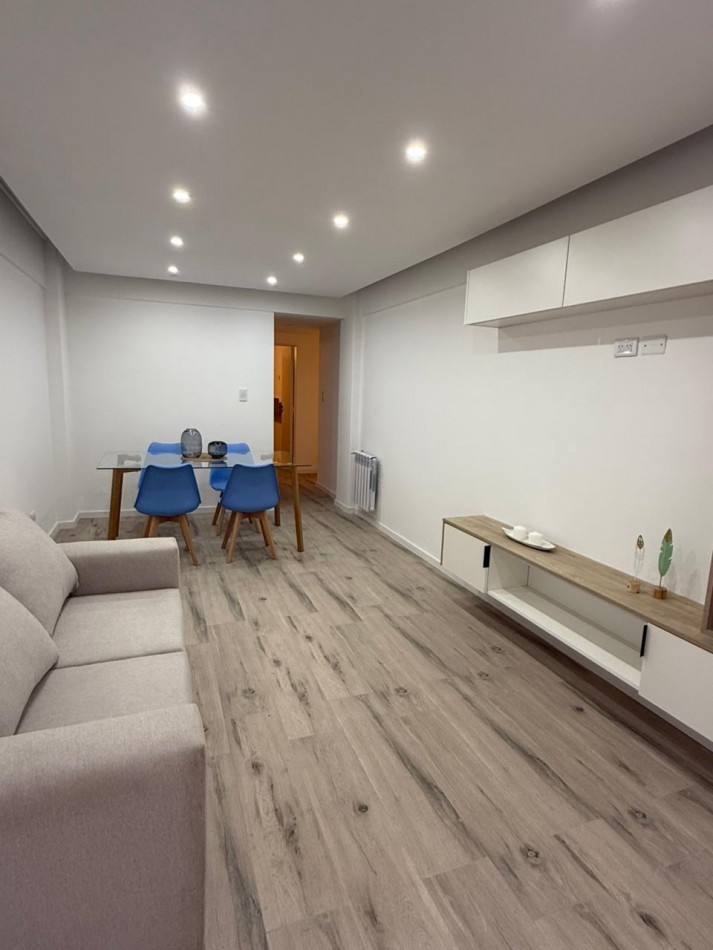 3 AMBIENTES RECICLADO CON BALCON A LA CALLE Y COCHERA/AMOBLADO/DECORADO