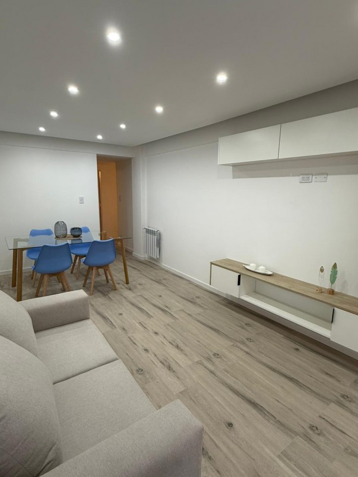 3 AMBIENTES RECICLADO CON BALCON A LA CALLE Y COCHERA/AMOBLADO/DECORADO