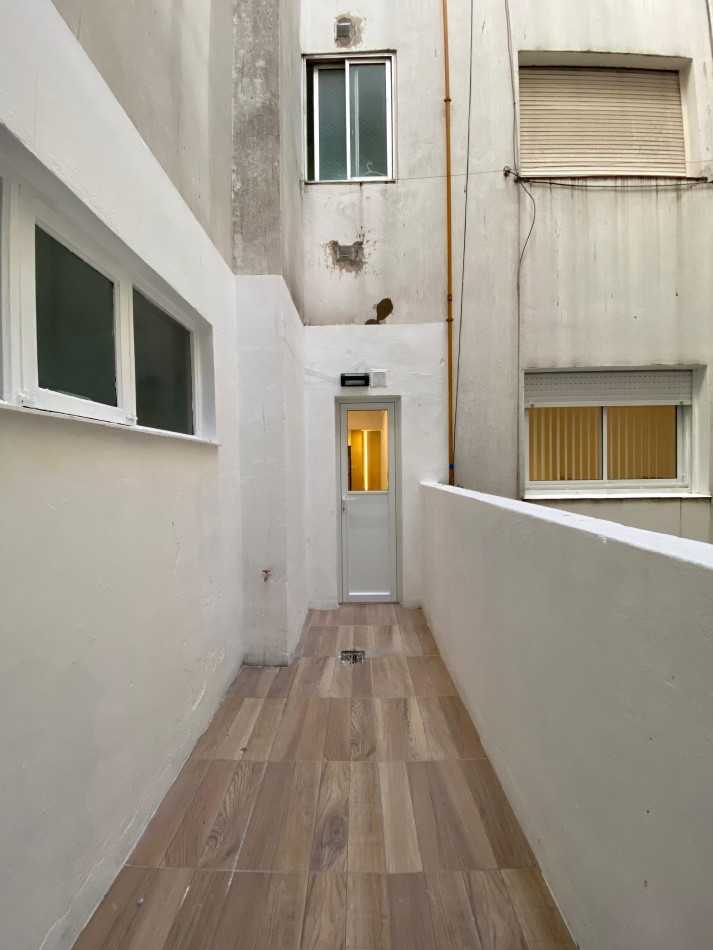 Departamento 2 Ambientes a la Calle con Balcon - Reciclado y Amoblado