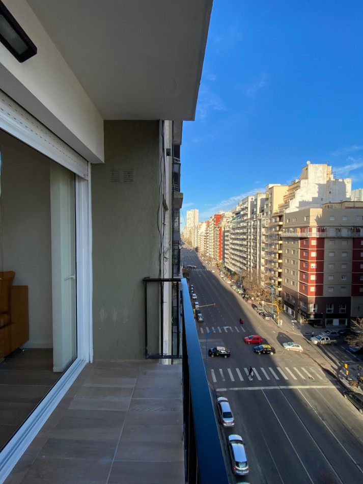 Departamento 2 Ambientes a la Calle con Balcon - Reciclado y Amoblado