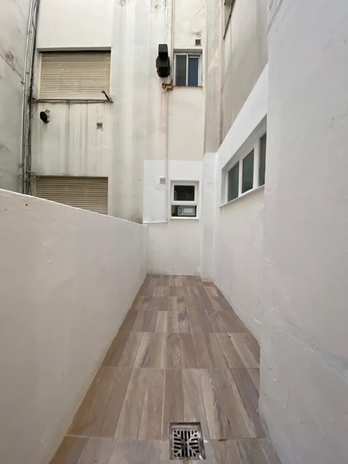 Departamento 2 Ambientes a la Calle con Balcon - Reciclado y Amoblado