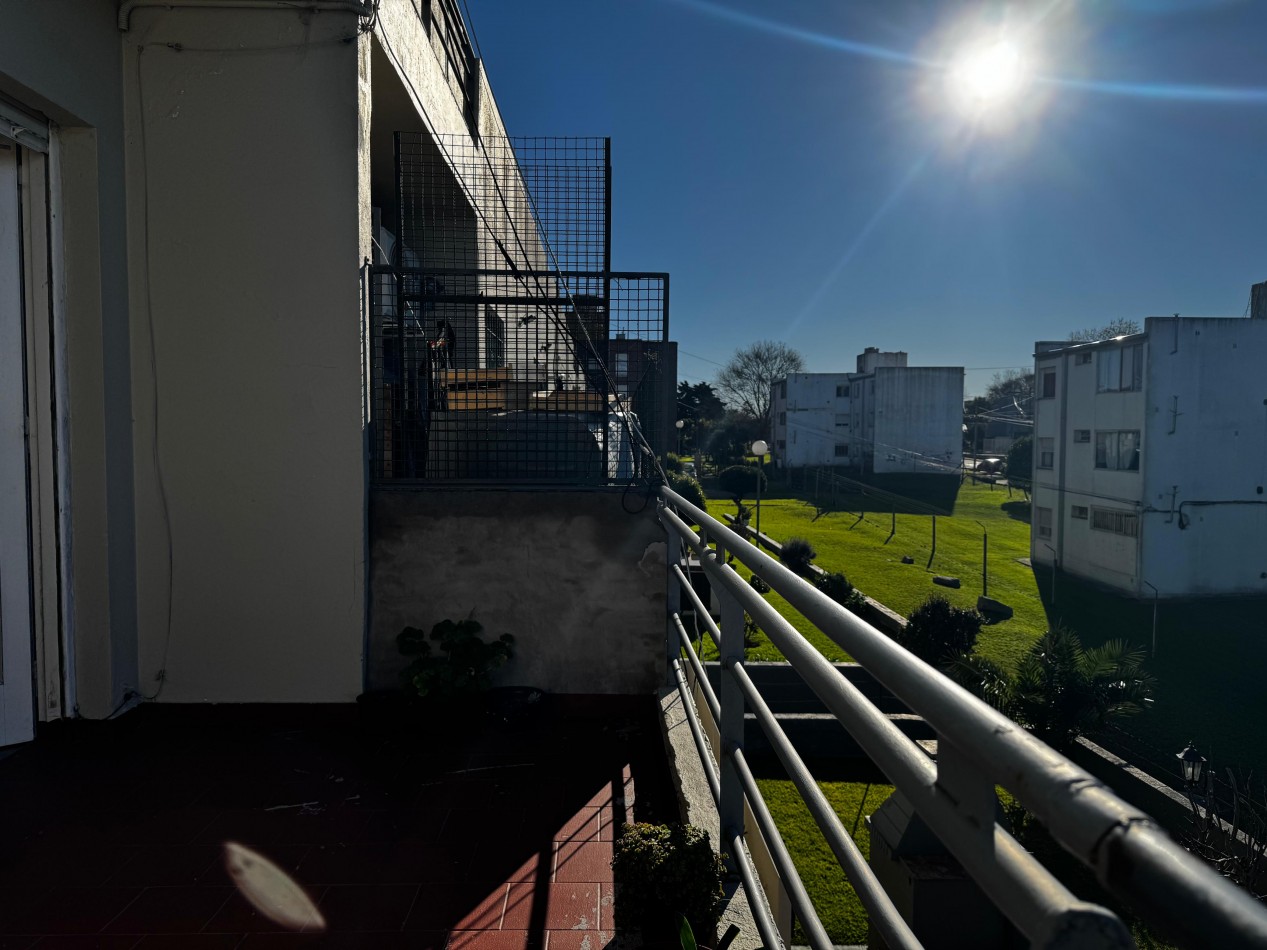 4 AMBIENTES CON BALCON TERRAZA Y VISTA ABIERTA EN ZONA SAN CARLOS