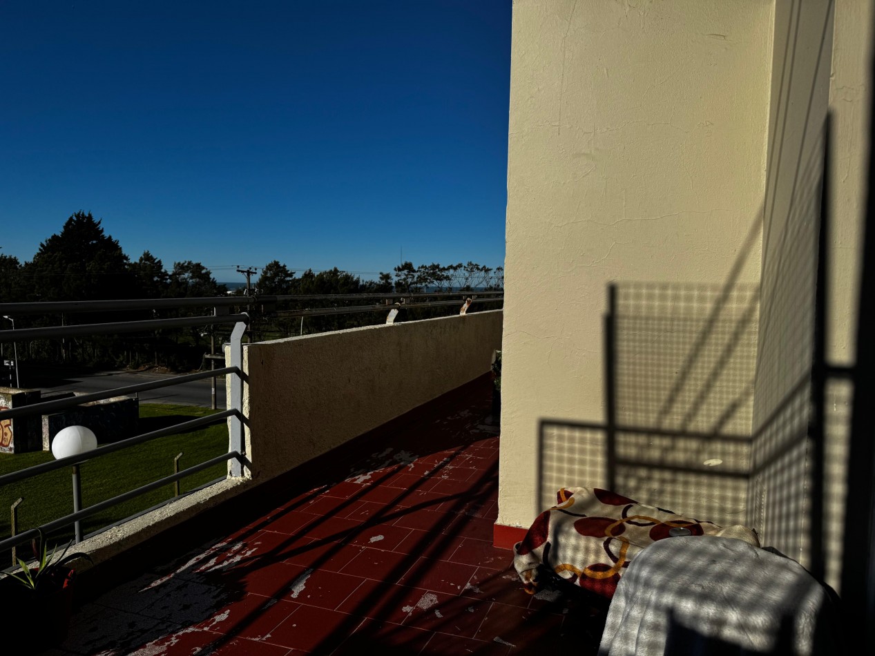 4 AMBIENTES CON BALCON TERRAZA Y VISTA ABIERTA EN ZONA SAN CARLOS