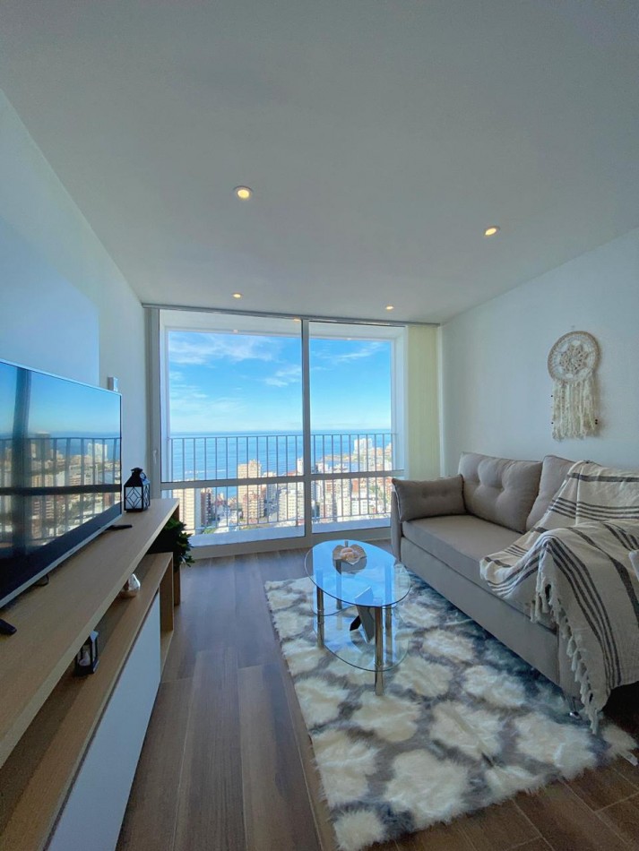 EXCLUSIVO 2 AMBIENTES RECICLADO CON BALCON AL FRENTE Y VISTA AL MAR EN EL EMBLEMATICO EDIFICIO HAVANNA - PISO 39