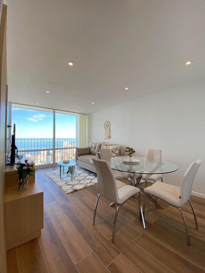 EXCLUSIVO 2 AMBIENTES RECICLADO CON BALCON AL FRENTE Y VISTA AL MAR EN EL EMBLEMATICO EDIFICIO HAVANNA - PISO 39