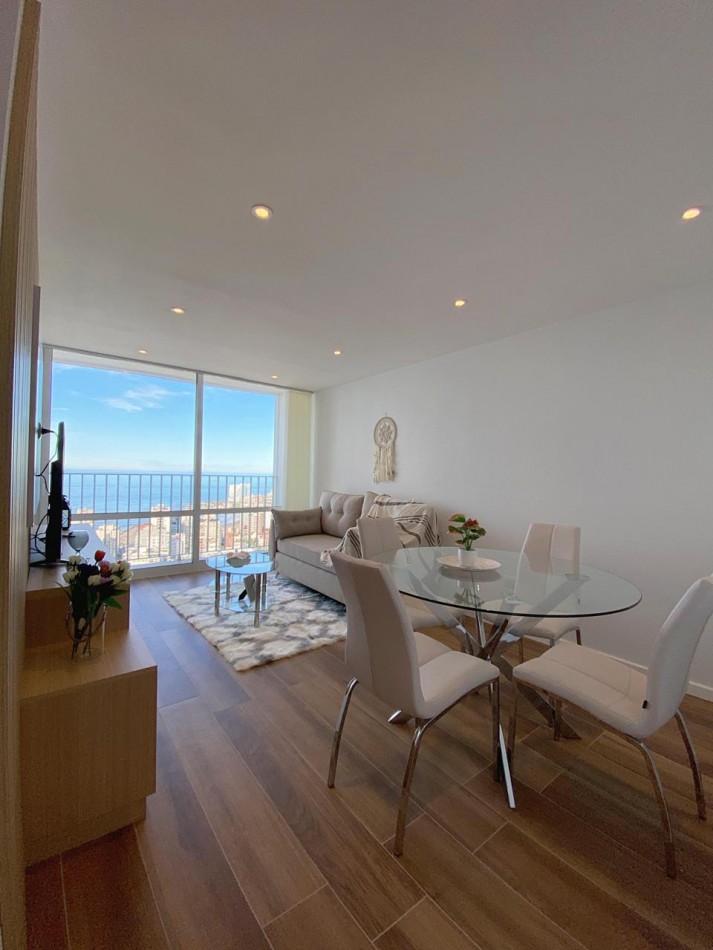 EXCLUSIVO 2 AMBIENTES RECICLADO CON BALCON AL FRENTE Y VISTA AL MAR EN EL EMBLEMATICO EDIFICIO HAVANNA - PISO 39