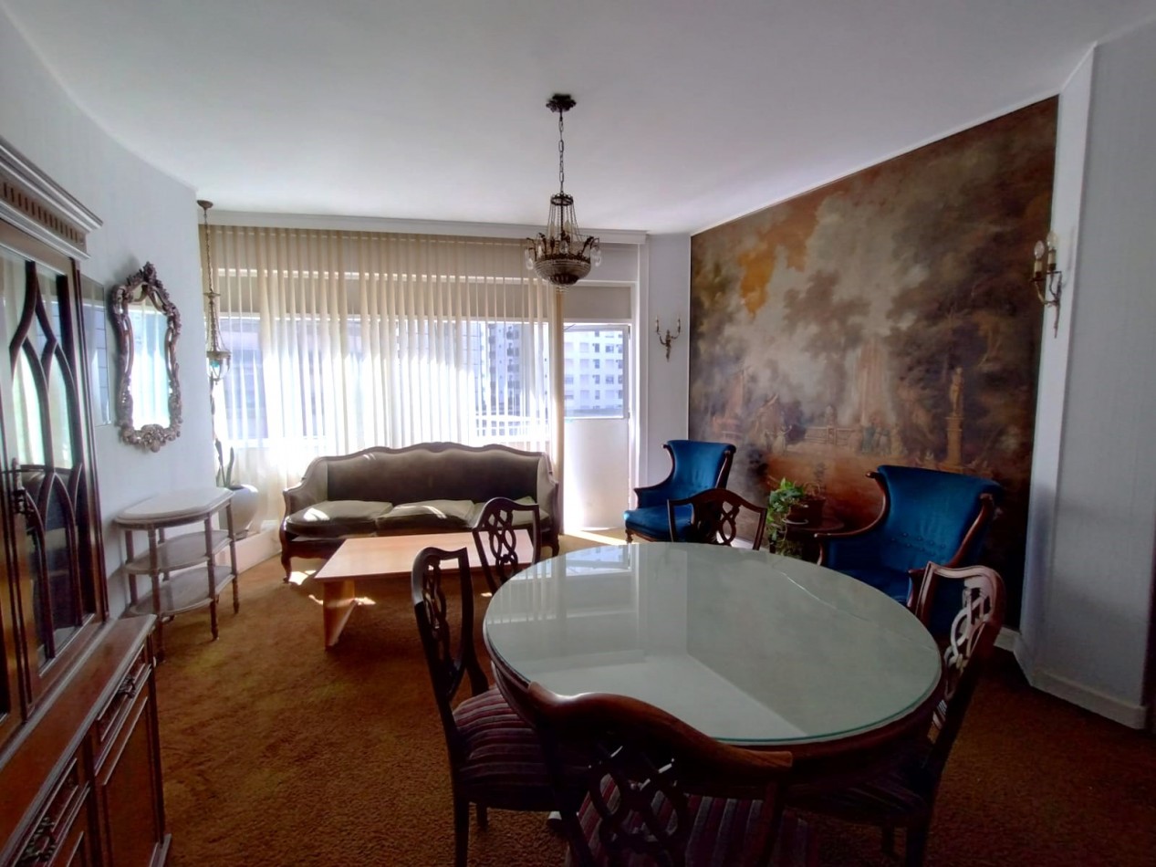 3 AMBIENTES CON BALCON AL FRENTE Y VISTA PARCIAL AL MAR EN EXCELENTE UBICACION