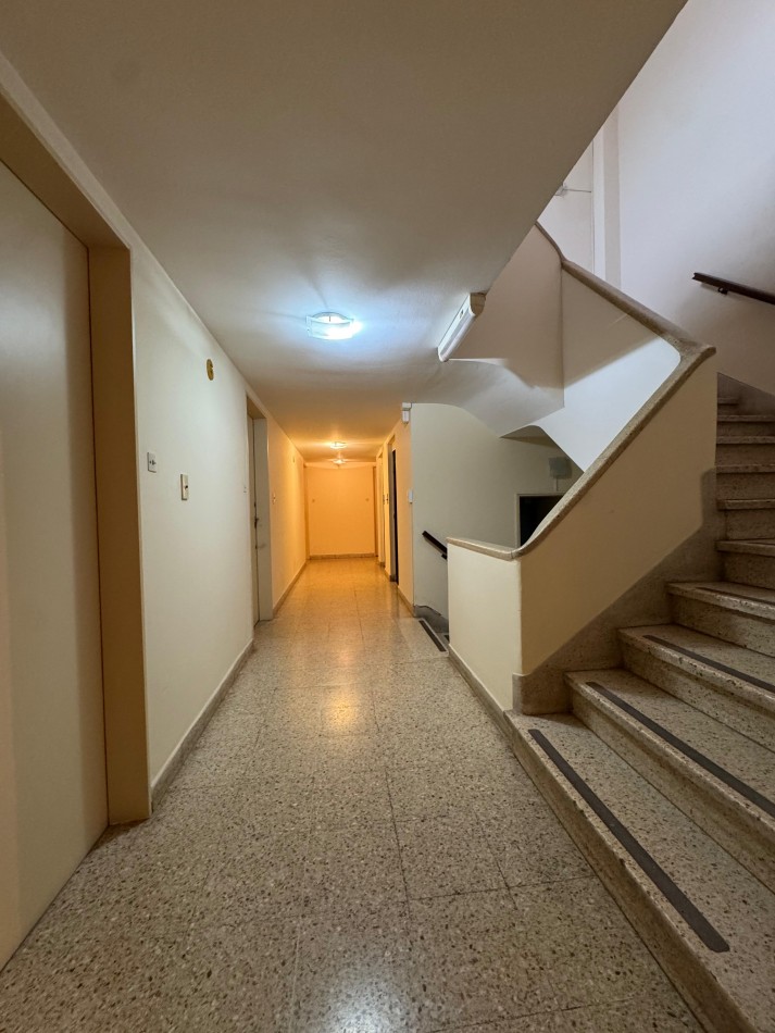 VENTA DEPARTAMENTO 2 AMBIENTES + COCHERA EN LA PERLA (Salta y Libertad)