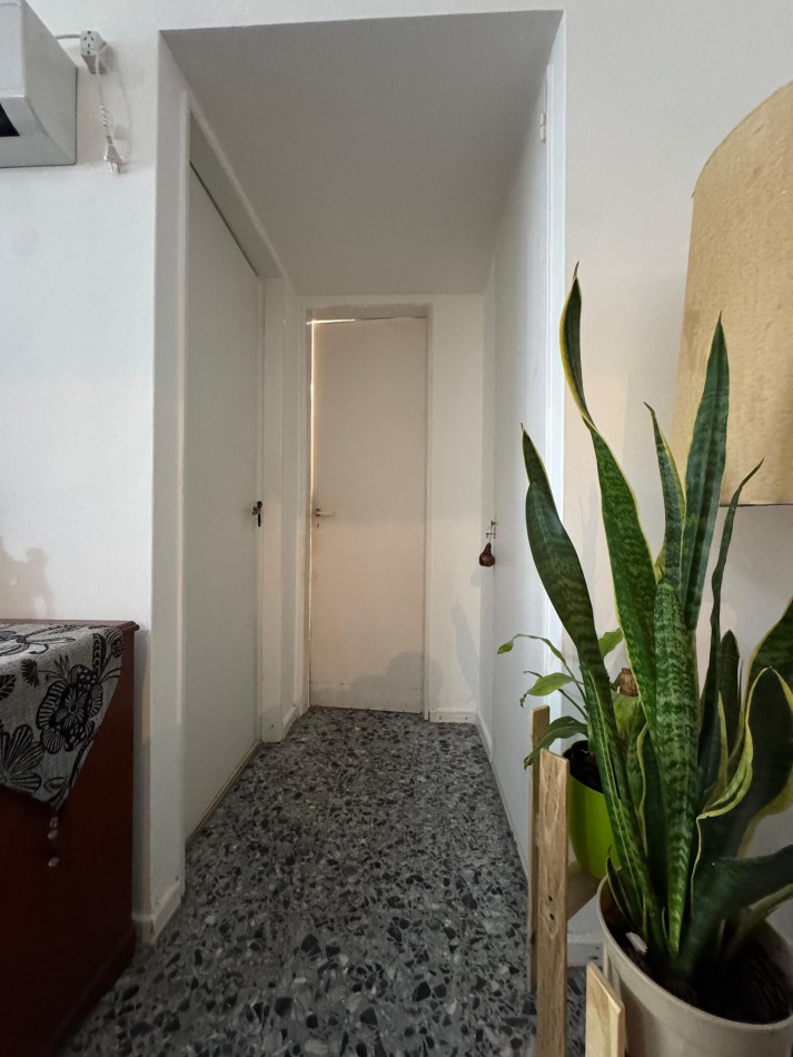 VENTA DEPARTAMENTO 2 AMBIENTES + COCHERA EN LA PERLA (Salta y Libertad)