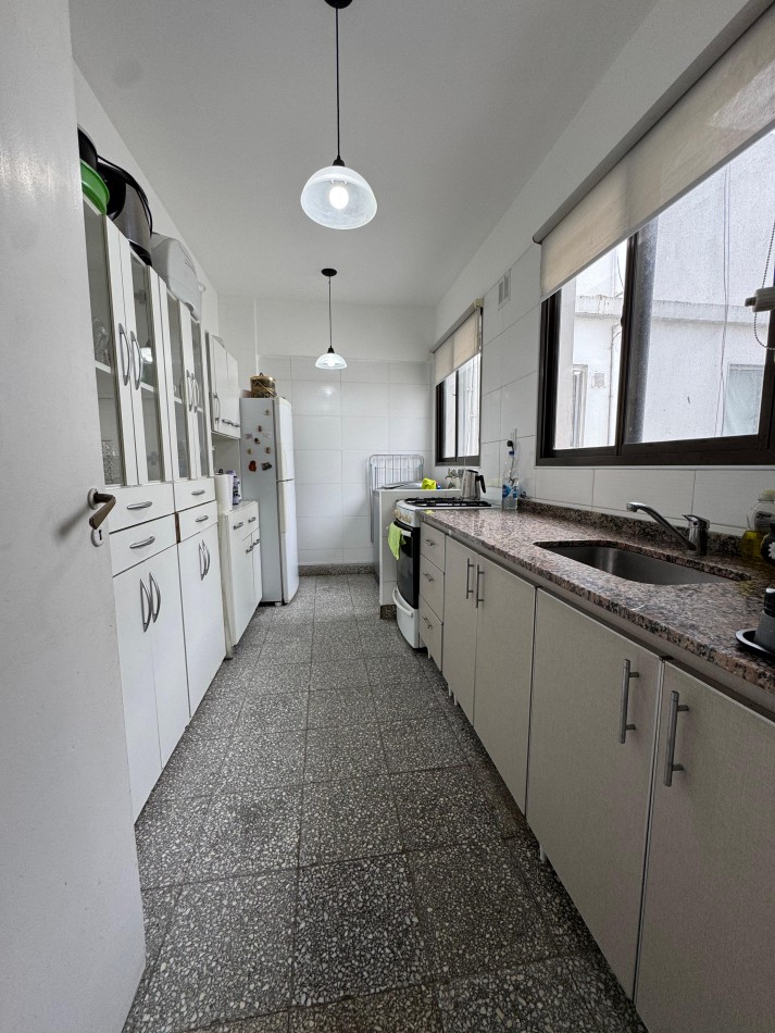 VENTA DEPARTAMENTO 2 AMBIENTES + COCHERA EN LA PERLA (Salta y Libertad)
